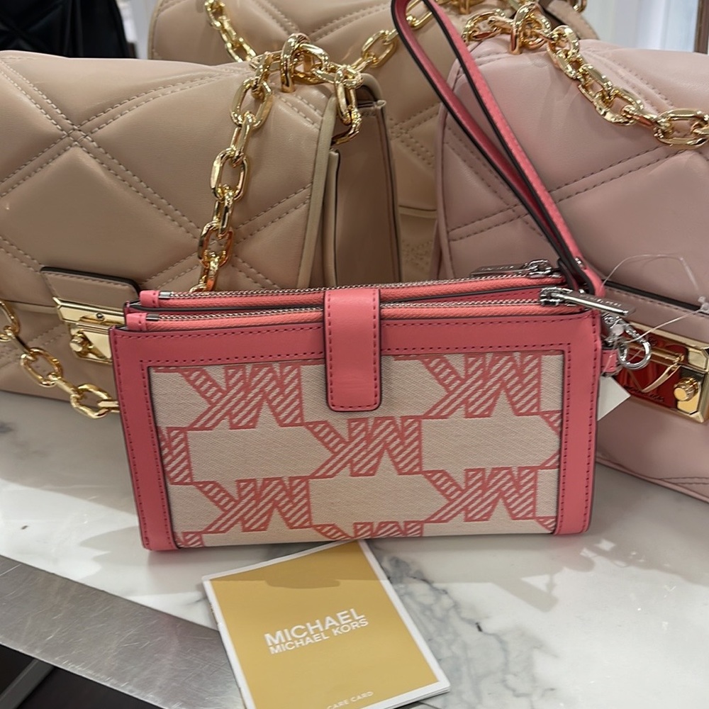 MICHAEL KORS JET SET TRAVEL 35S3GTVW7J LIGHT SAGE LG DOUBLE ZIP WRISTLET-WALLET - Picture 3 of 16